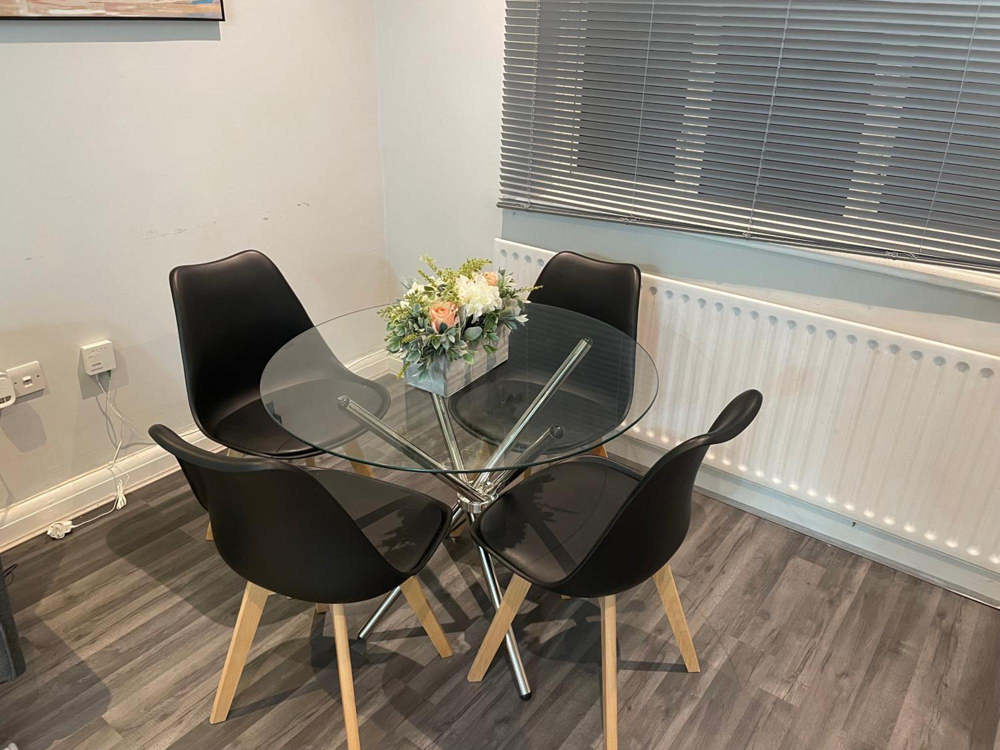 Cosy 2 Bed Wimbledon * Raynes Park