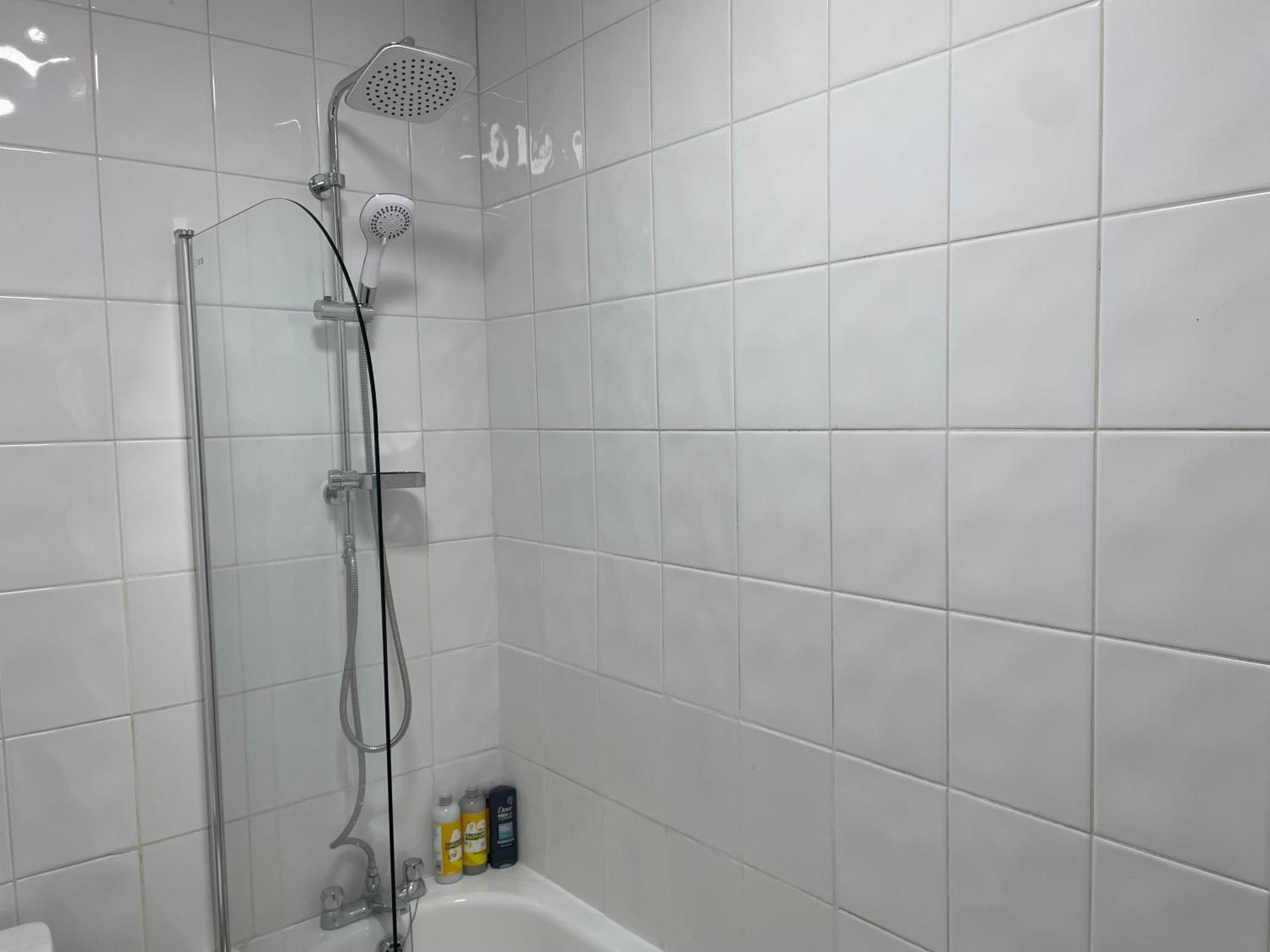 Cosy 2 Bed Wimbledon * Raynes Park